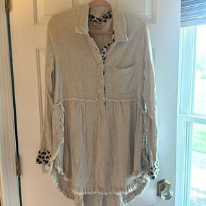 Umgee beige tunic with leopard accents Size M